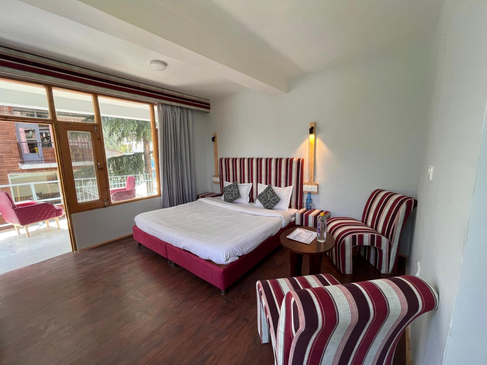 Hotel English Rose, #Personal Parking, #Petfriendly, #Garden, #Bonfire Under The Stars Manāli Екстериор снимка