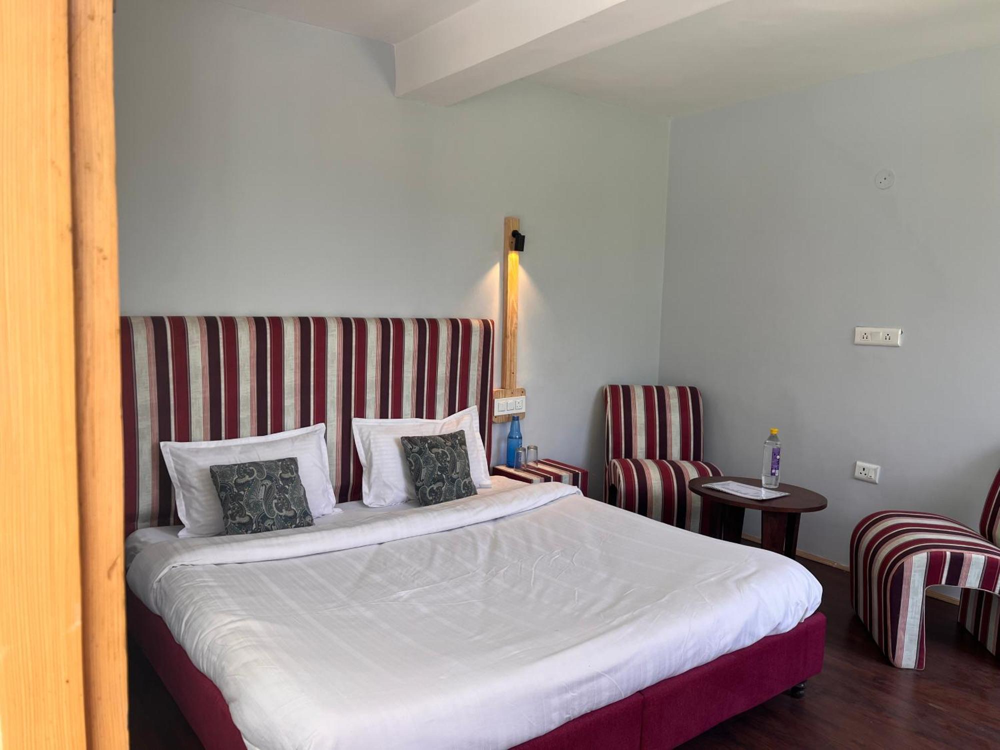 Hotel English Rose, #Personal Parking, #Petfriendly, #Garden, #Bonfire Under The Stars Manāli Екстериор снимка