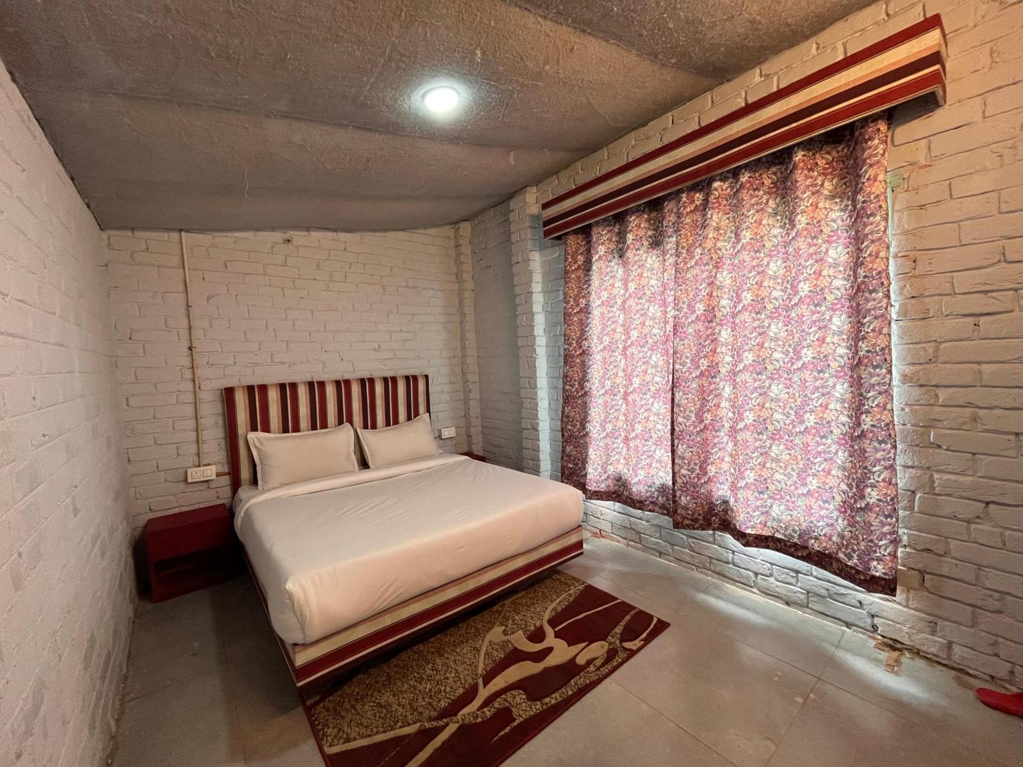 Hotel English Rose, #Personal Parking, #Petfriendly, #Garden, #Bonfire Under The Stars Manāli Екстериор снимка