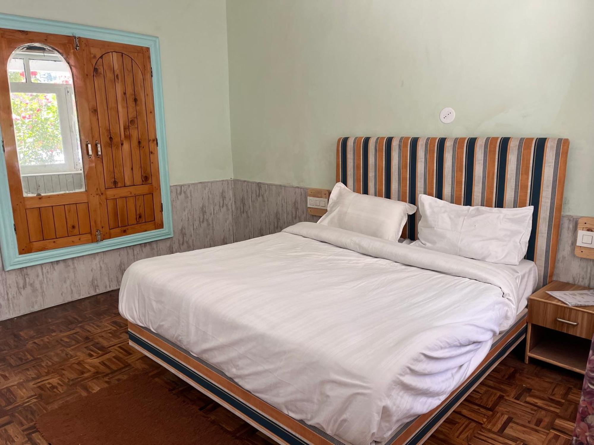 Hotel English Rose, #Personal Parking, #Petfriendly, #Garden, #Bonfire Under The Stars Manāli Екстериор снимка
