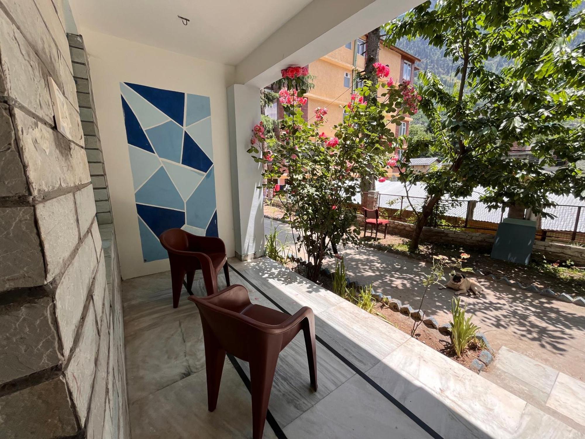 Hotel English Rose, #Personal Parking, #Petfriendly, #Garden, #Bonfire Under The Stars Manāli Екстериор снимка