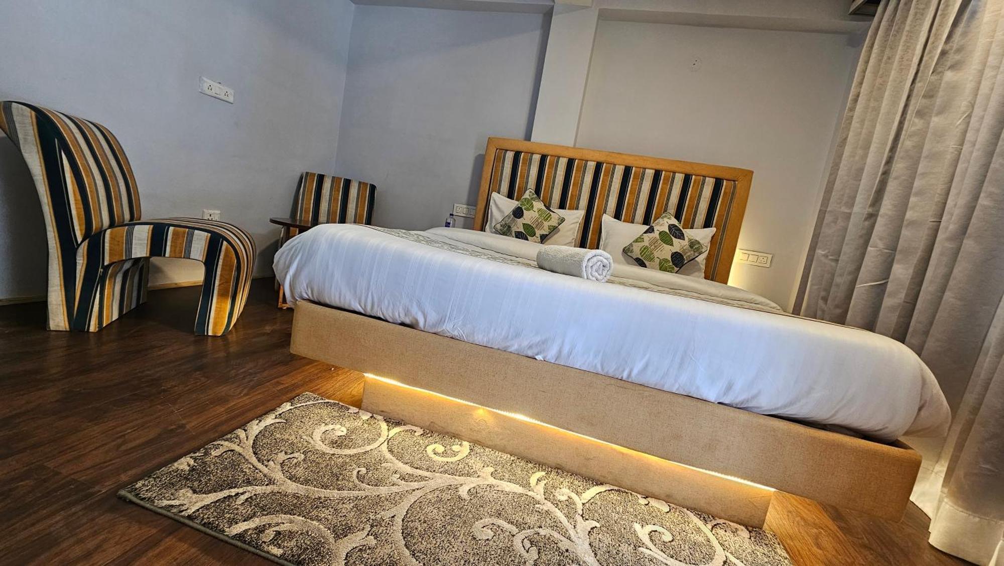 Hotel English Rose, #Personal Parking, #Petfriendly, #Garden, #Bonfire Under The Stars Manāli Екстериор снимка