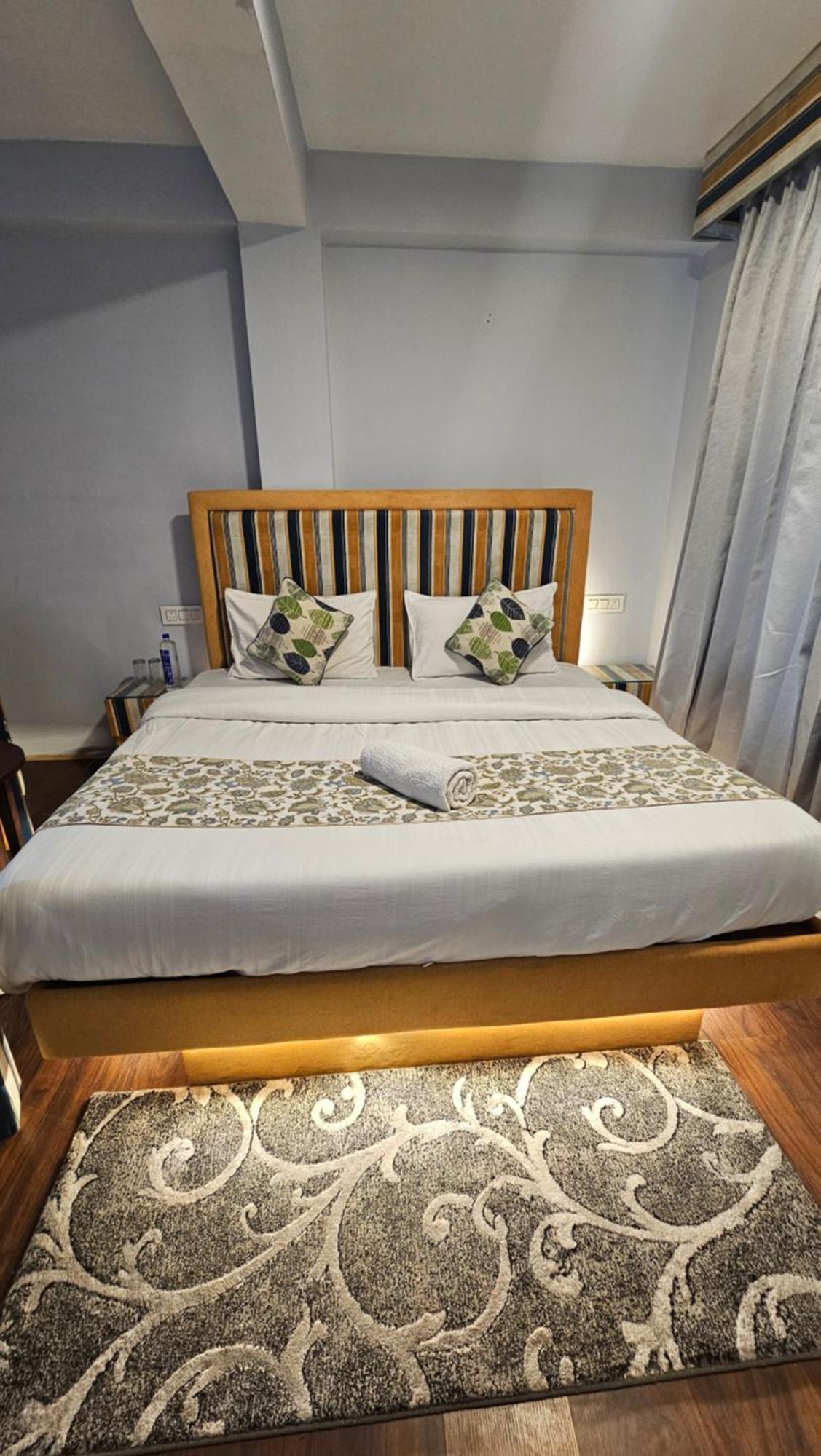 Hotel English Rose, #Personal Parking, #Petfriendly, #Garden, #Bonfire Under The Stars Manāli Екстериор снимка