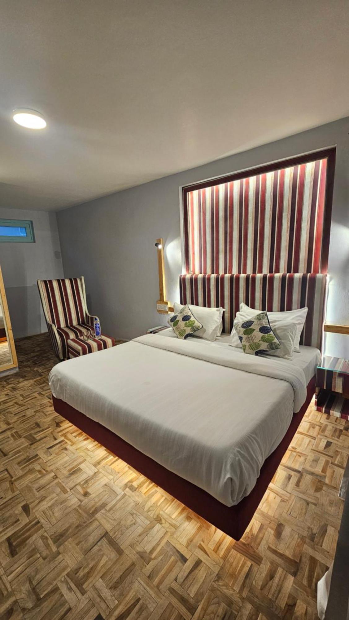 Hotel English Rose, #Personal Parking, #Petfriendly, #Garden, #Bonfire Under The Stars Manāli Екстериор снимка
