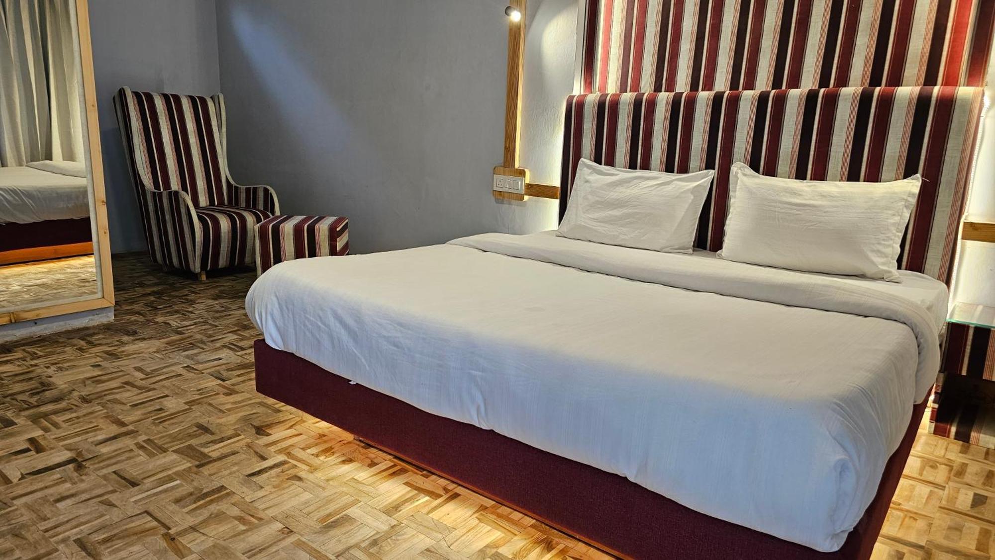 Hotel English Rose, #Personal Parking, #Petfriendly, #Garden, #Bonfire Under The Stars Manāli Екстериор снимка