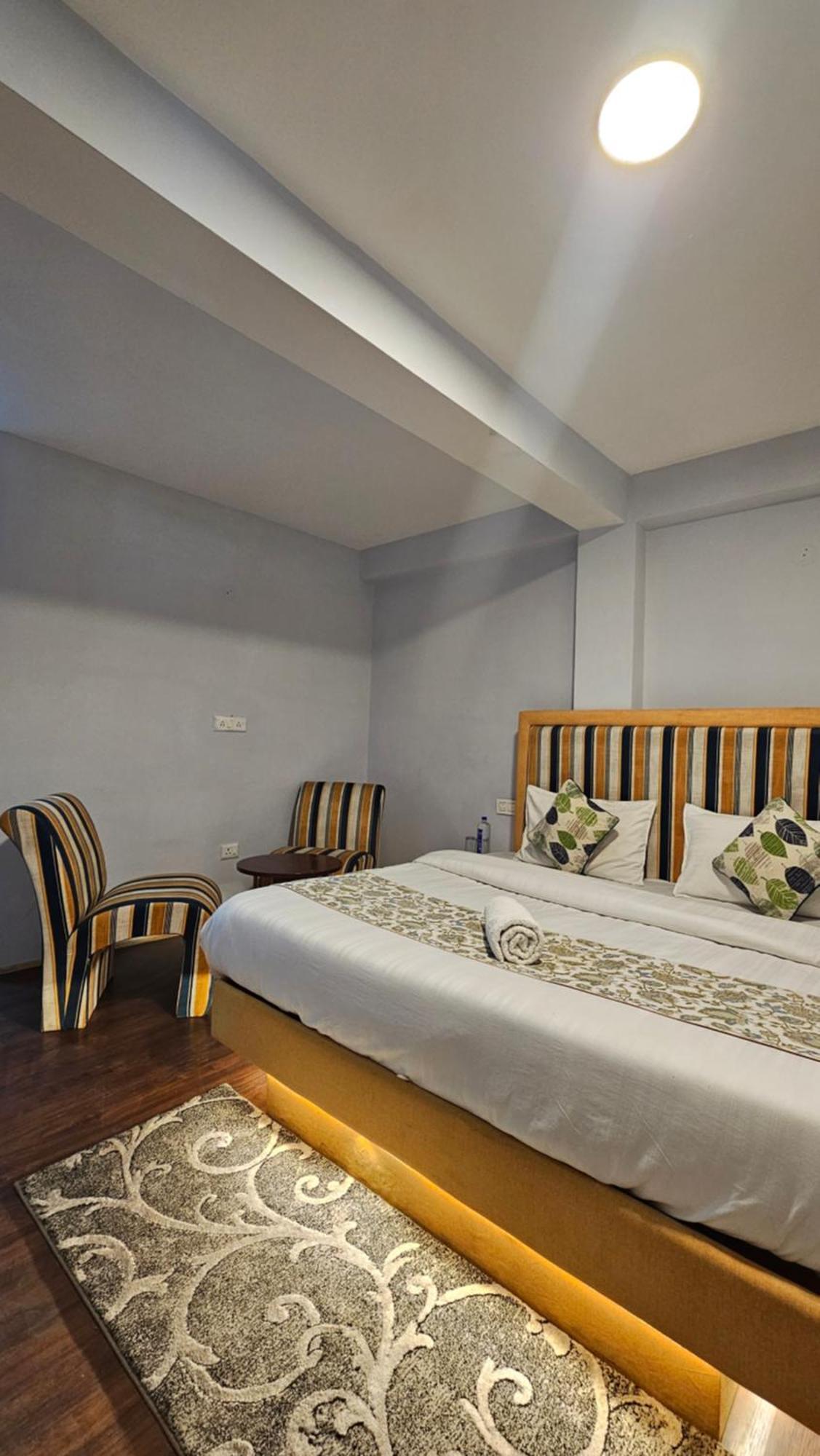 Hotel English Rose, #Personal Parking, #Petfriendly, #Garden, #Bonfire Under The Stars Manāli Екстериор снимка