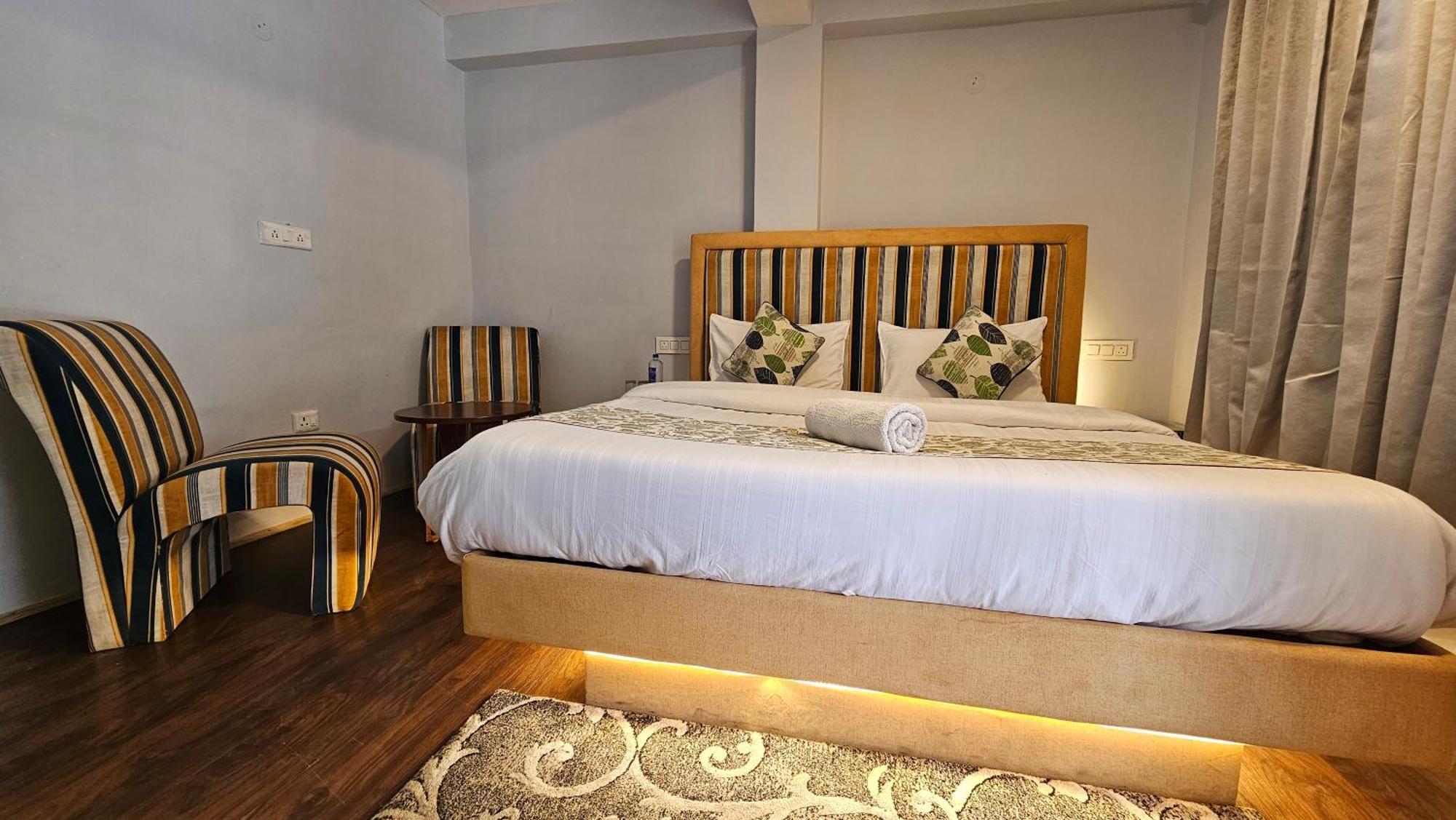 Hotel English Rose, #Personal Parking, #Petfriendly, #Garden, #Bonfire Under The Stars Manāli Екстериор снимка