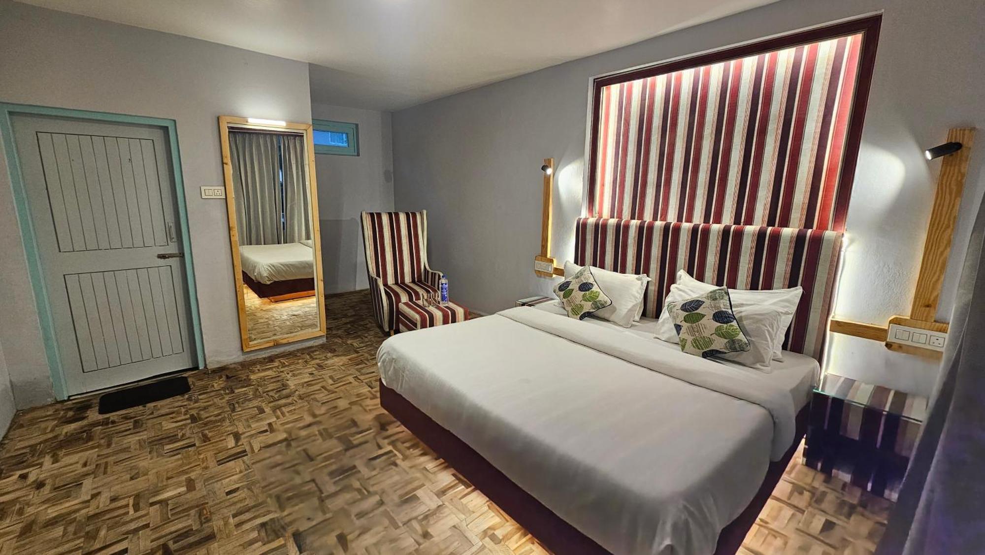 Hotel English Rose, #Personal Parking, #Petfriendly, #Garden, #Bonfire Under The Stars Manāli Екстериор снимка