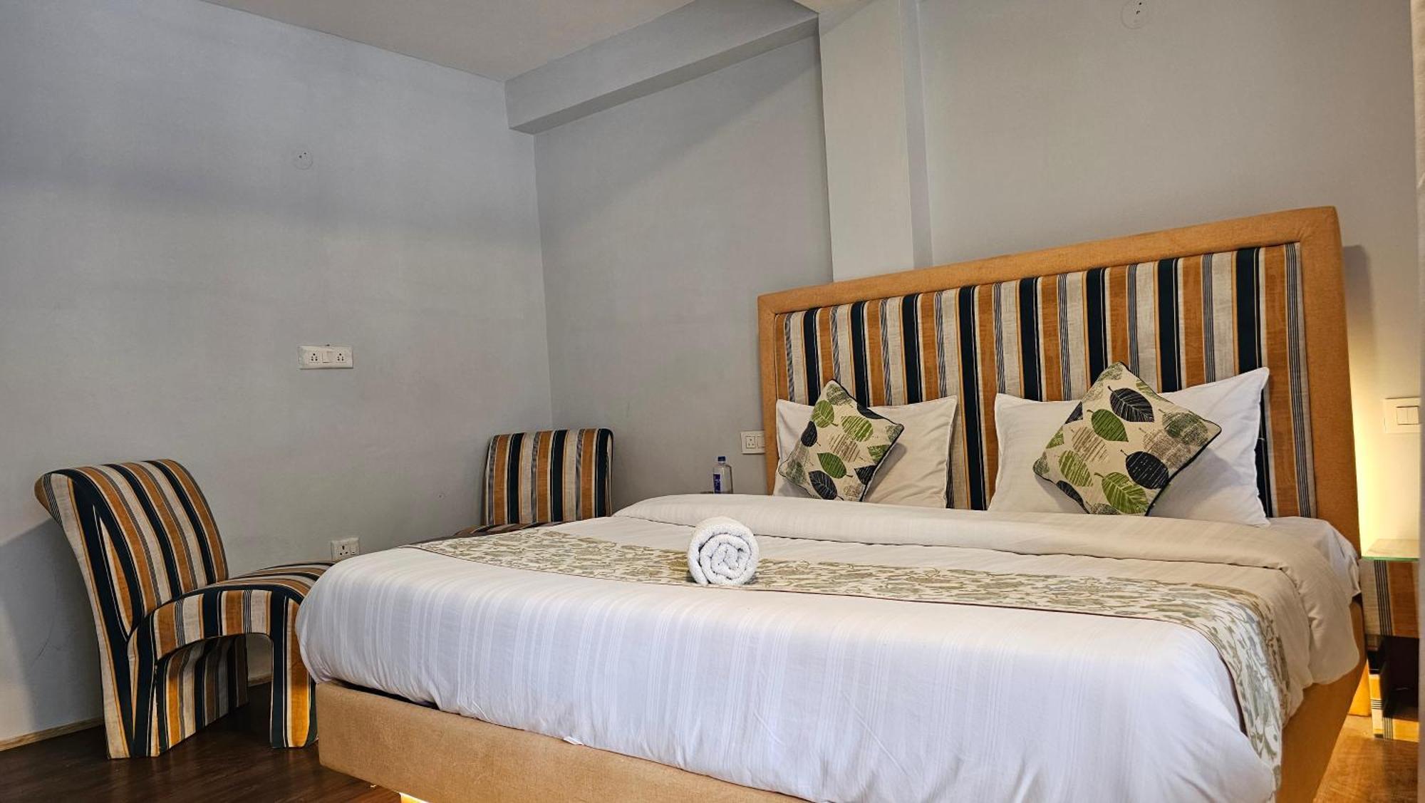 Hotel English Rose, #Personal Parking, #Petfriendly, #Garden, #Bonfire Under The Stars Manāli Екстериор снимка